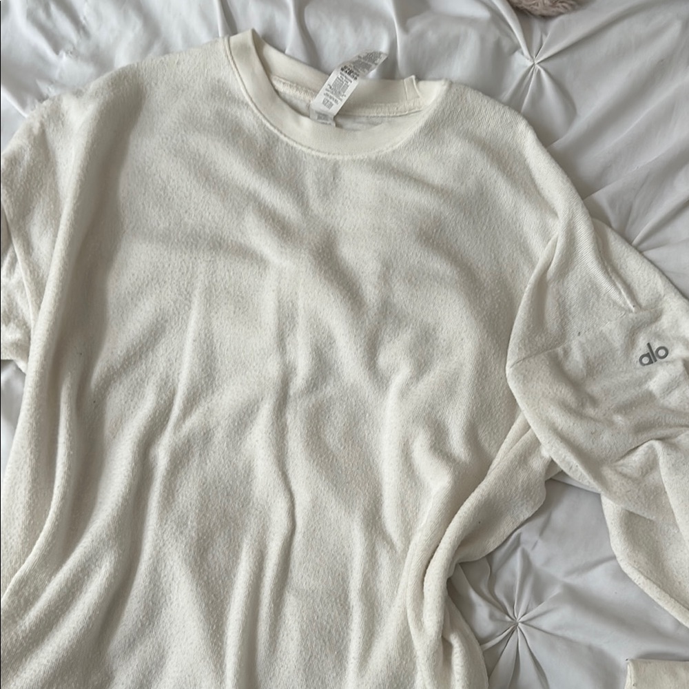 ALO Yoga Cream Crew Neck Sweater Soft Knit Minimalist